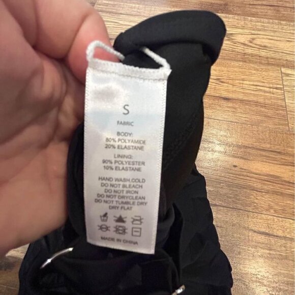 Woman’s one piece swimsuit. Rouching and adjustable strap. Blackest black. Brand - Picture 7 of 7